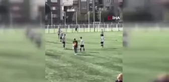 Göztepeli Taraftar Sahaya Girerek Altaylı Oyunculara Saldırdı