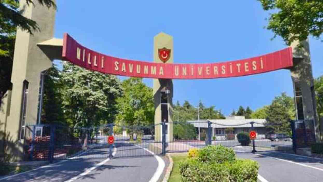 ÖSYM'nin yabancı uyruklularla ilgili sınav görevlilerine attığı mesaj infial yarattı