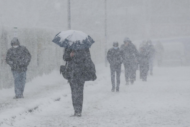 Meteoroloji'den art arda uyarılar! Kar kalınlığı 50 cm'yi bulacak, İstanbul'da sıcaklık 10 derecenin altına düşecek