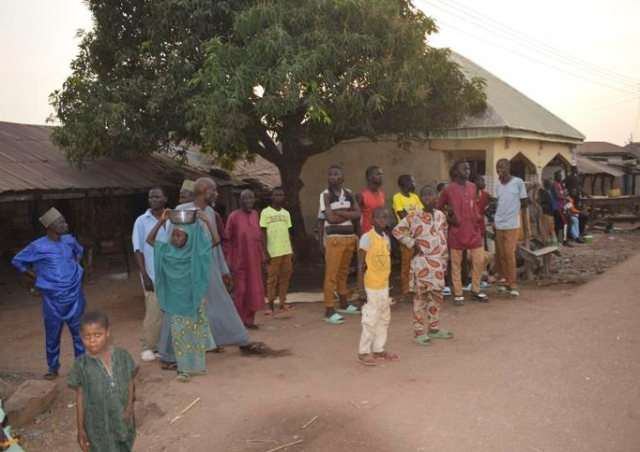 Nijerya'da okulu basan silahlı grup, 287 öğrenciyi kaçırdı: Öğrencilerin fidye için kaçırıldığı tahmin ediliyor