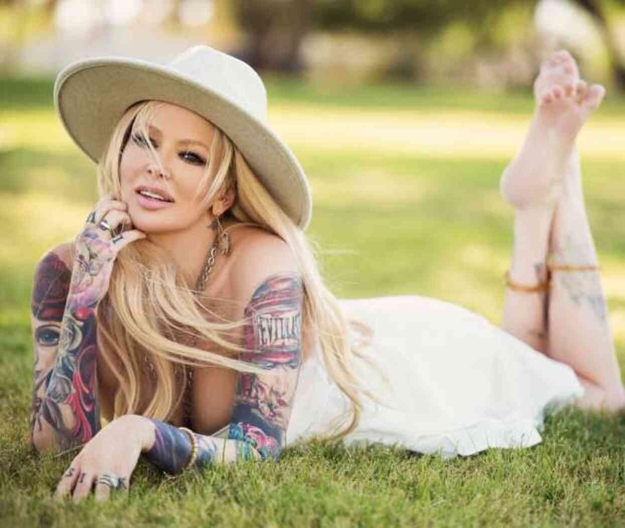 Nadir görülen rahatsızlıkla mücadele eden yetişkin film yıldızı Jenna Jameson, aldığı kilolarla dikkat çekti Nadir görülen rahatsızlıkla mücadele eden yetişkin film yıldızı Jenna Jameson, aldığı kilolarla dikkat çekti