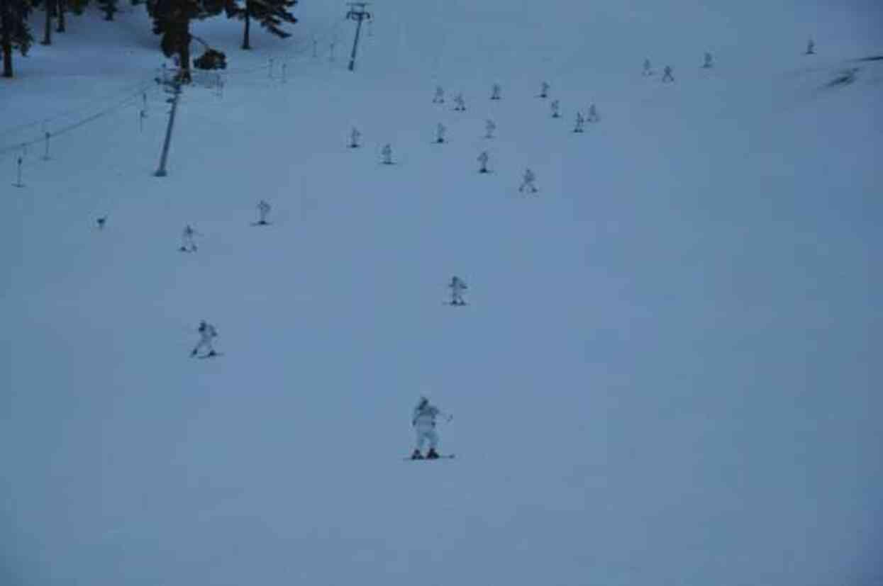 Sarıkamış'ta eski 25 derecede komandoların eğitimleri nefes kesti
