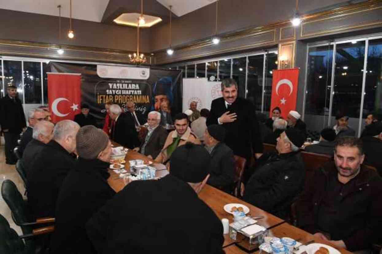 Başkan Asya, yaşlı vatandaşlarla iftar sofrasında buluştu