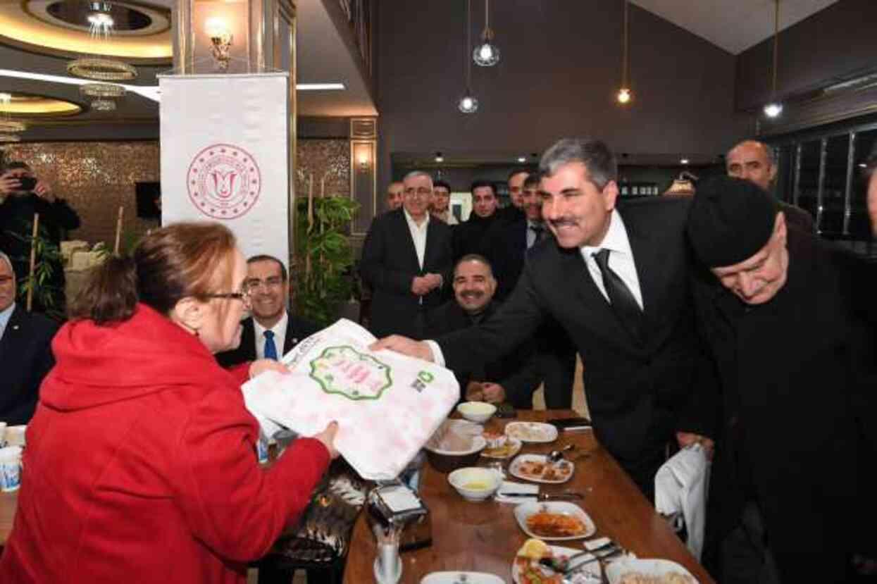 Başkan Asya, yaşlı vatandaşlarla iftar sofrasında buluştu