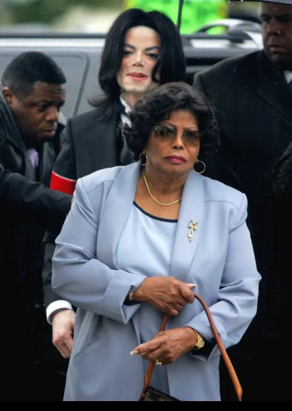 Michael Jackson'ın oğlu Blanket, büyükannesini miras paralarını kullanmaması için mahkemeye verdi