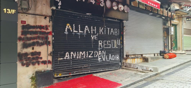 Fatih'te tartıştığı kadını darp eden esnafın dükkanı mühürlendi! Tahliye süreci başlatıldı