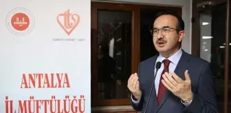 Antalya İl Müftülüğü tarafından düzenlenen iftar programında şehit ve gazi aileleri bir araya geldi