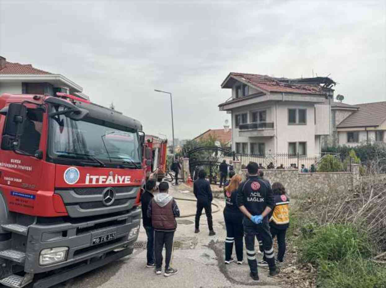 Lüks villada esrarengiz patlama! Bahçıvan alevler içinde kendini sokağa attı, bodrum katında ceset bulundu Lüks villada esrarengiz patlama! Bahçıvan alevler içinde kendini sokağa attı, bodrum katında ceset bulundu