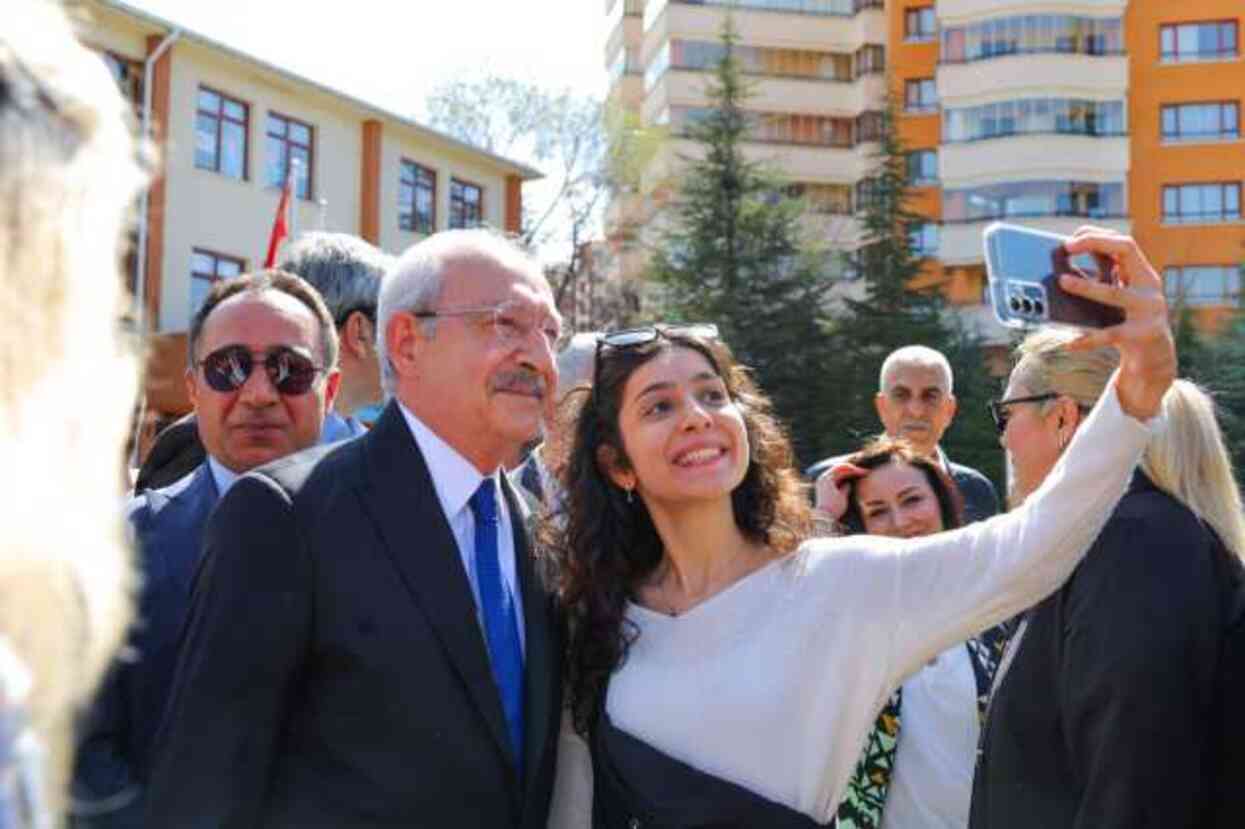 Sandık başına giden Kılıçdaroğlu, 14 yıl sonra bir ilki yaşadı Sandık başına giden Kılıçdaroğlu, 14 yıl sonra bir ilki yaşadı