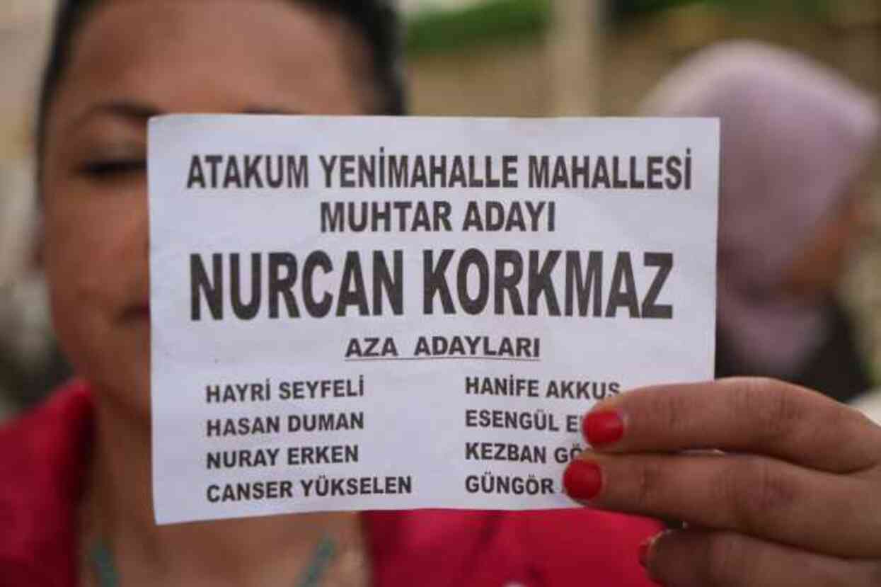 Seçim günü ortaya çıkan 'sahte aday' mahalleyi karıştırdı! Pusulada Survivor Aleyna ile Emre bile var Seçim günü ortaya çıkan 'sahte aday' mahalleyi karıştırdı! Pusulada Survivor Aleyna ile Emre bile var