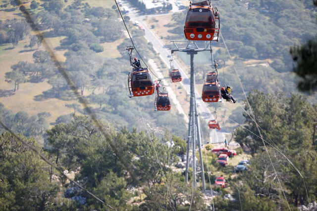 Antalya'daki facia nasıl meydana geldi? Anadolu Teleferik şirketinden 'yıldırım' iddiası