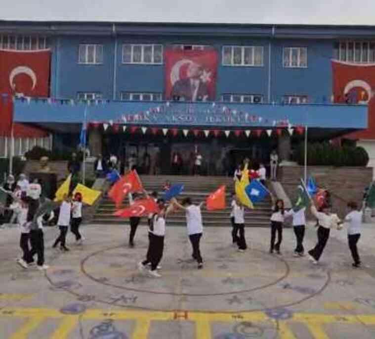 Refika Aksoy İlkokulu'nda 23 Nisan kutlaması