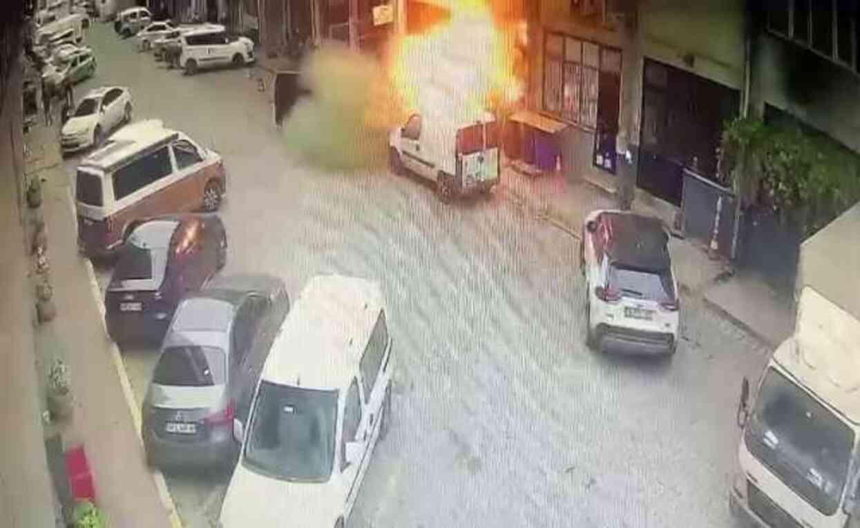 Sanayi sitesinde korkutan patlama! Alevlerin arasında kalan işçi canını zor kurtardı