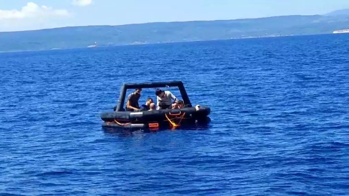 Yunanistan unsurları tarafından geri itilen 21 düzensiz göçmen Ayvalık