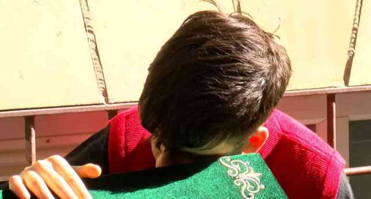 Oğlu ile kavga edenleri barıştırmak istemişti! Evladının gözü önünde kurşunlanarak öldürüldü Oğlu ile kavga edenleri barıştırmak istemişti! Evladının gözü önünde kurşunlanarak öldürüldü