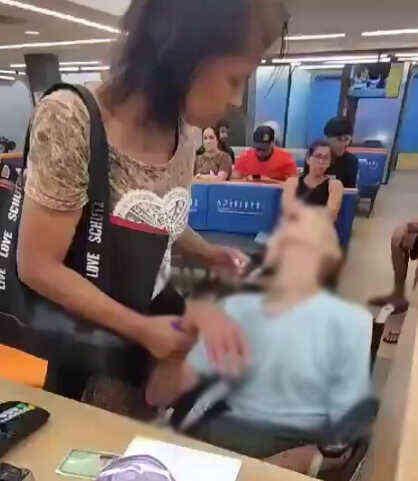 Ölü amcasını bankaya götürüp kredi çekmeye çalışan kadın ilk kez konuştu Ölü amcasını bankaya götürüp kredi çekmeye çalışan kadın ilk kez konuştu