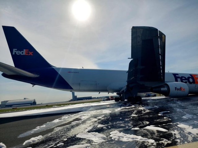 İstanbul Havalimanı'nda korkutan kaza! Kargo uçağı gövde üzeri iniş yaptı