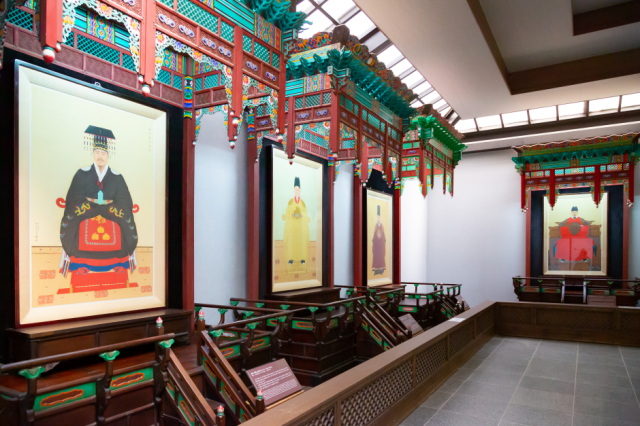 Kore'nin Derin Tarihine Yolculuk: Gyeonggijeon Tapınağı ve Joseon Hanedanı'nın İzleri