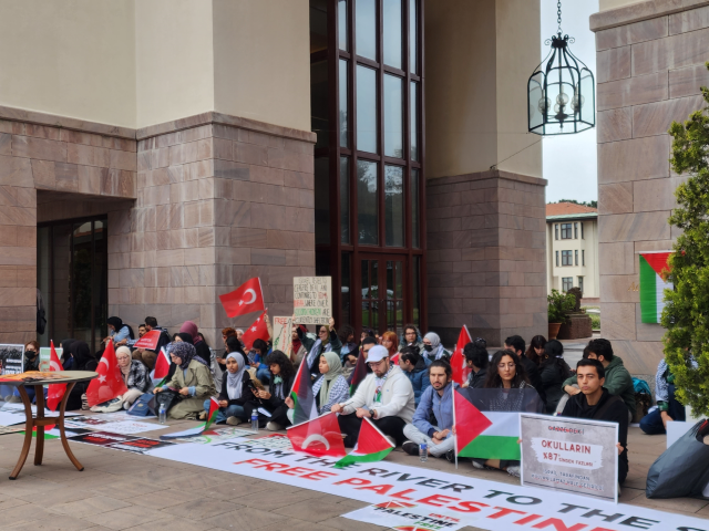 Koç Üniversitesi Öğrencileri Filistin'e Destek Eylemi Yaptı