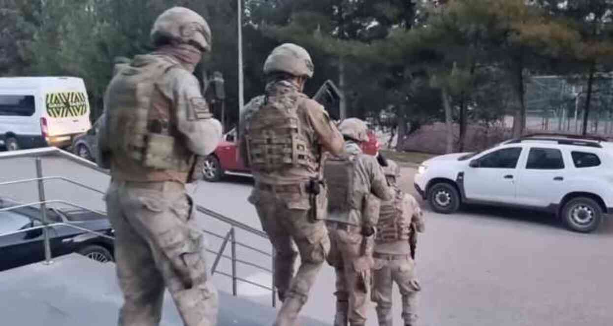 Zehir tacirlerine Narkoçelik-16 darbesi! 700 kilogram uyuşturucu ele geçirildi Zehir tacirlerine Narkoçelik-16 darbesi! 700 kilogram uyuşturucu ele geçirildi