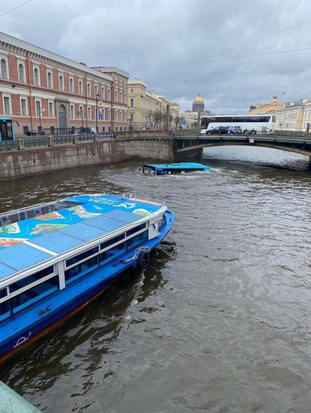 Rusya'da yolcu otobüsü nehre uçtu: 7 kişi hayatını kaybetti