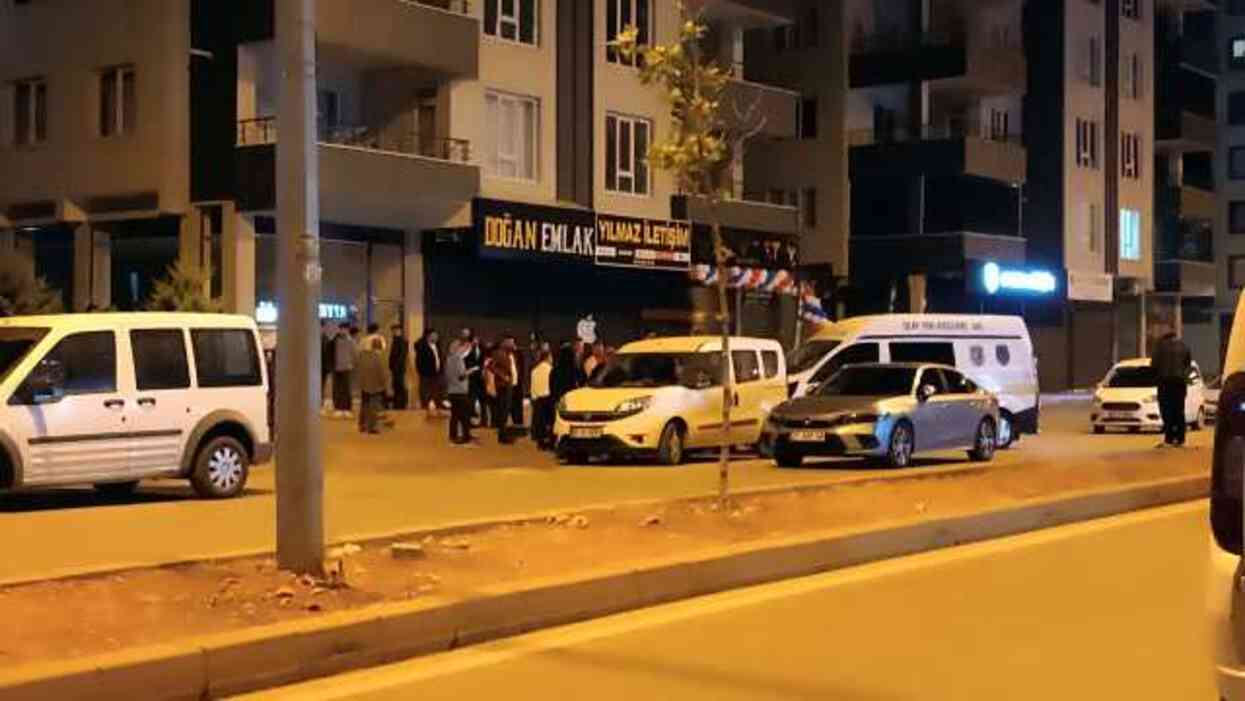 Aile tartışmasında kan aktı! Pompalı tüfekle eşini öldürdü, oğlu ve damadını yaraladı Aile tartışmasında kan aktı! Pompalı tüfekle eşini öldürdü, oğlu ve damadını yaraladı