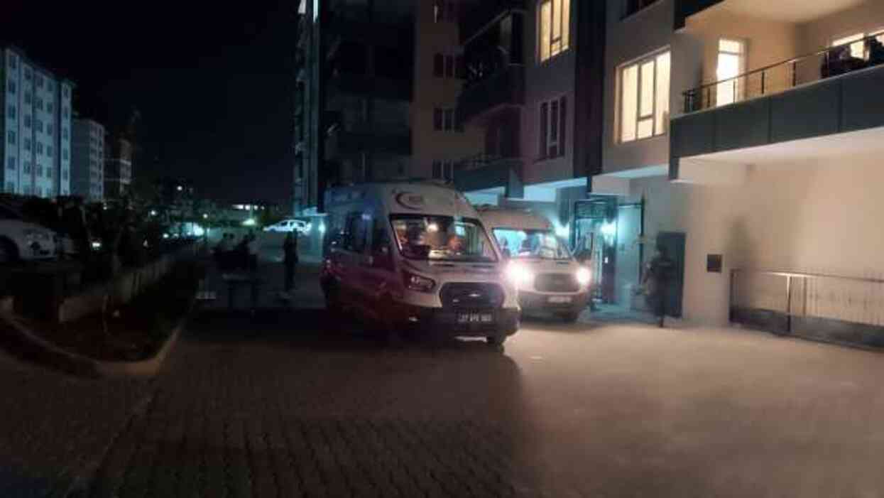 Aile tartışmasında kan aktı! Pompalı tüfekle eşini öldürdü, oğlu ve damadını yaraladı Aile tartışmasında kan aktı! Pompalı tüfekle eşini öldürdü, oğlu ve damadını yaraladı