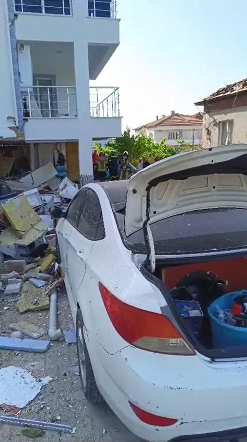 Bursa'da ev sahibiyle tartışan kiracı daireyi patlattı