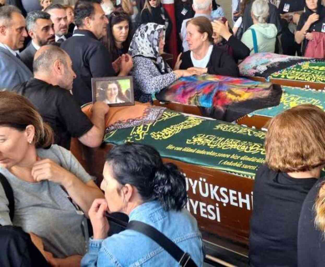 Eski sevgilisi tarafından öldürüldü! KADES'ten yardım istedi, gelen polise 'Git' dedi Eski sevgilisi tarafından öldürüldü! KADES'ten yardım istedi, gelen polise 'Git' dedi