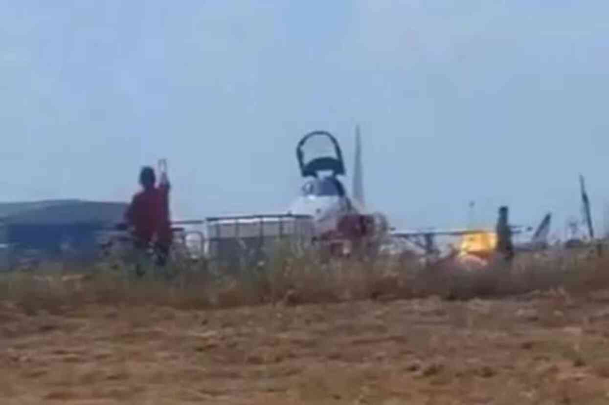 Portekiz'in Beja Hava Gösterisi'nde iki gösteri uçağının havada çarpışması sonucu bir kişi öldü