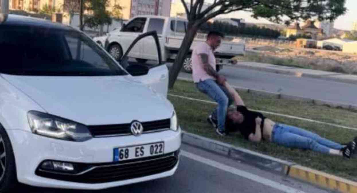 Eski eşine yol ortasında kabusu yaşattı! Ağlayarak yalvaran kadını yerde sürükledi
