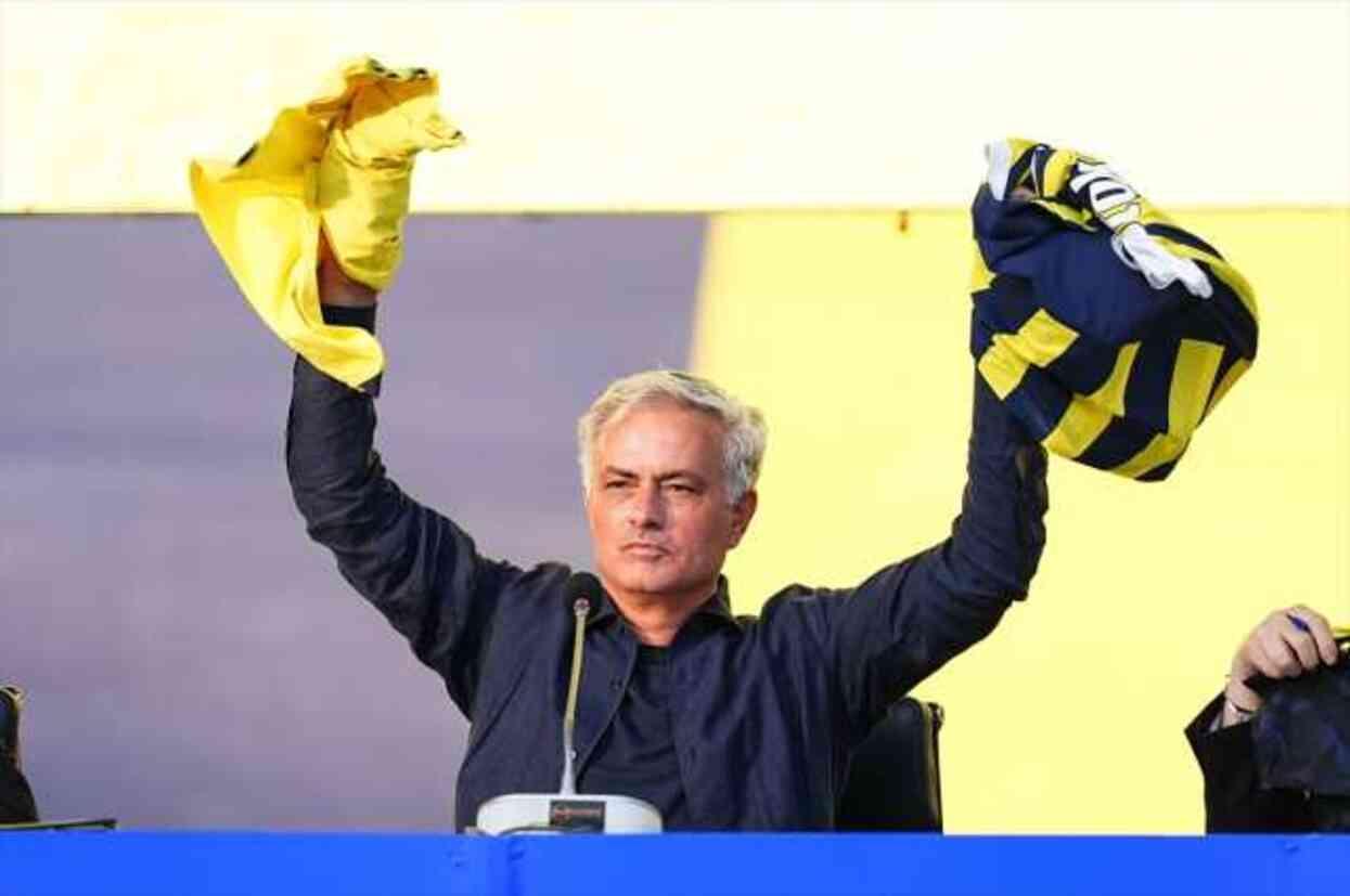 Fenerbahçe'de başarılı olabilecek mi? Yapay zekanın Mourinho hakkında söylediklerine bakın Fenerbahçe'de başarılı olabilecek mi? Yapay zekanın Mourinho hakkında söylediklerine bakın