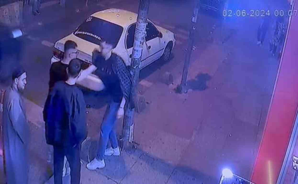 Kız meselesi husumeti can aldı! Bıçakladığı arkadaşlarından birini öldürdü, diğerini yaraladı Kız meselesi husumeti can aldı! Bıçakladığı arkadaşlarından birini öldürdü, diğerini yaraladı