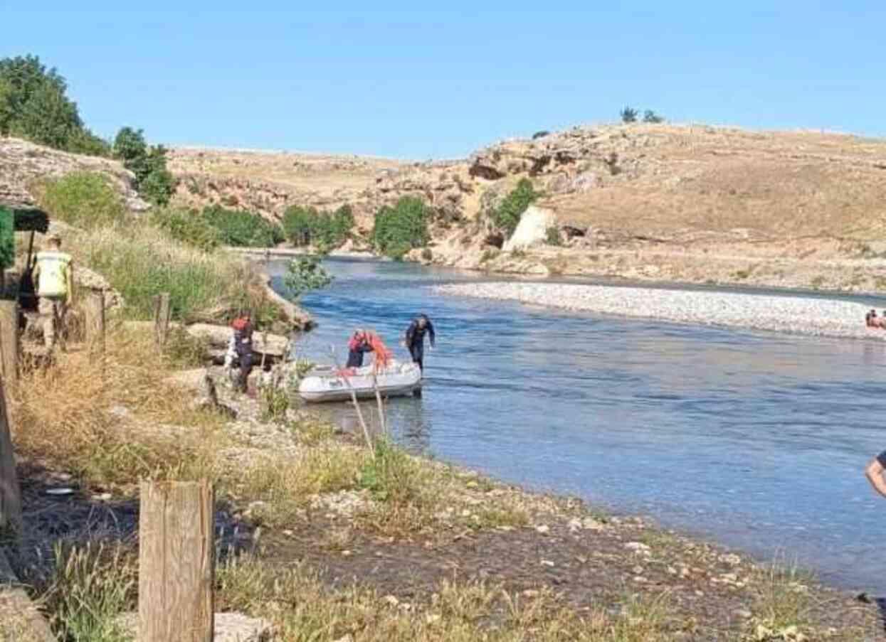 Gittikleri piknik sonları oluyordu! Baraj kapakları açılınca nehir ortasında mahsur kaldılar