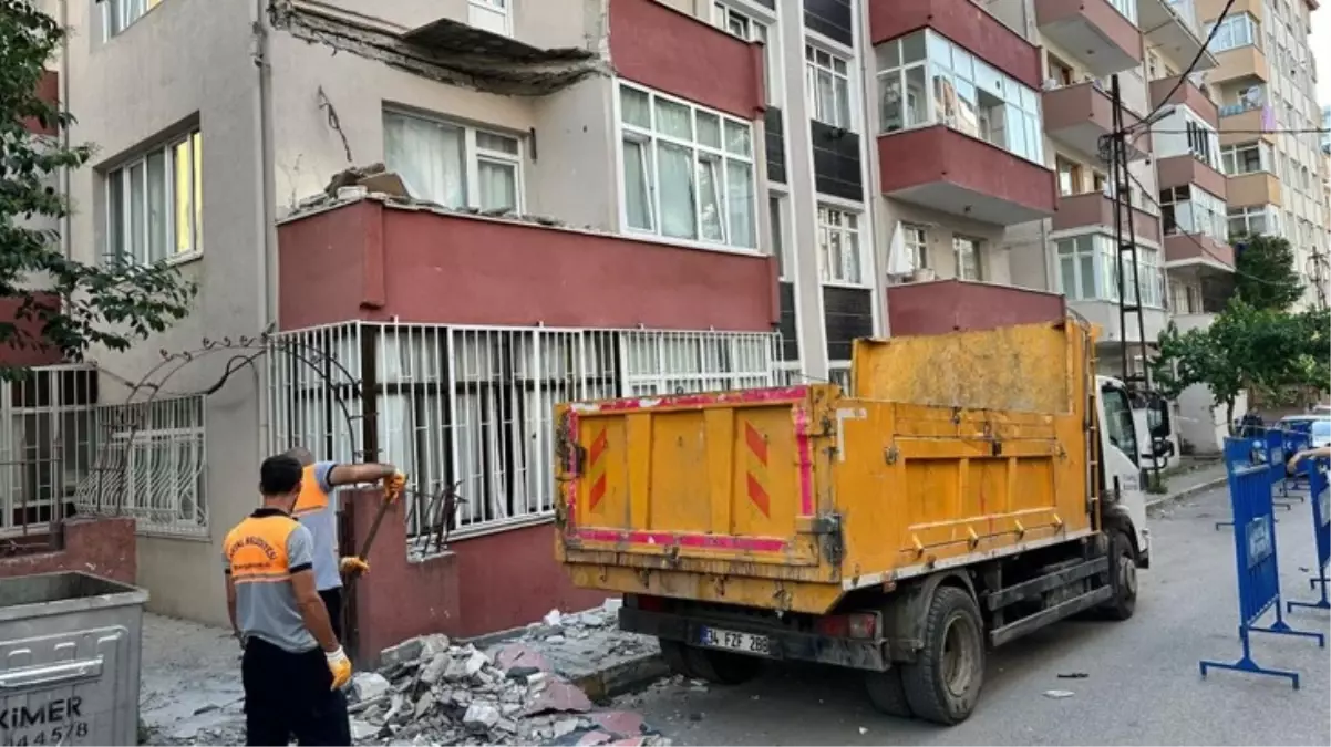 Stanbul Da Korku Dolu Anlar Katl Binan N Balkonu Kt Son Dakika