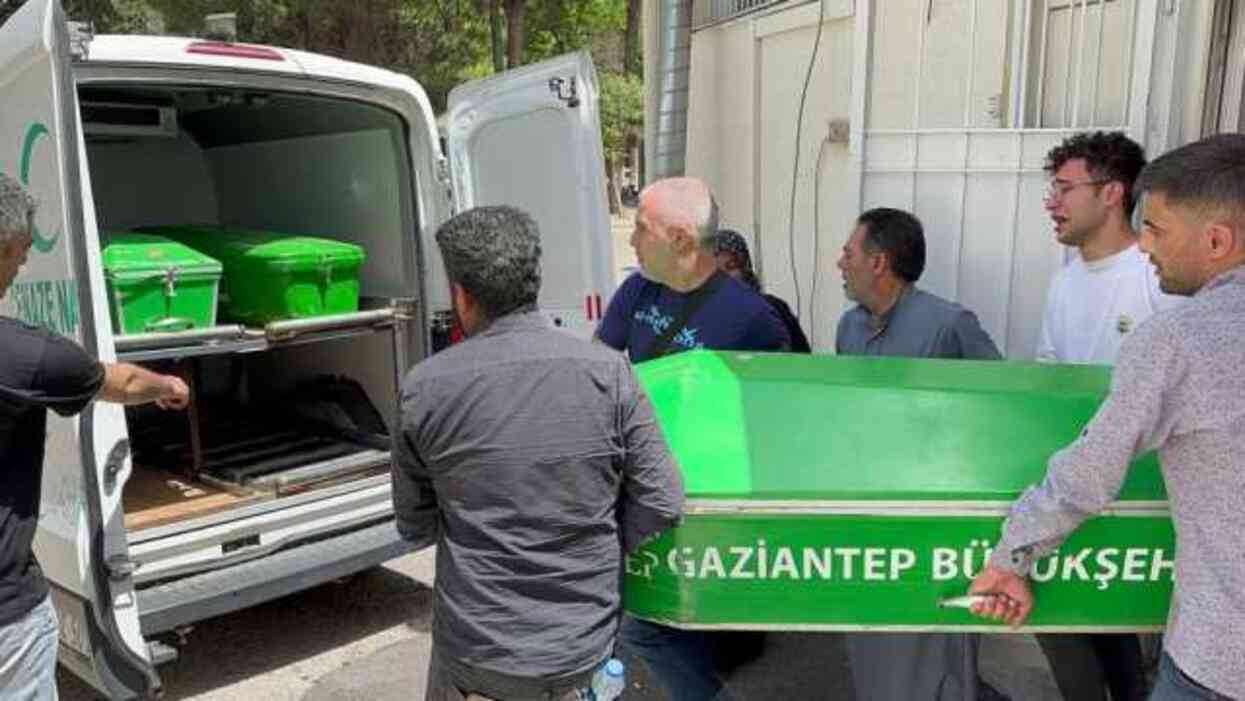 Saç ektirmek için gittiği hastaneden cenazesi çıktı Saç ektirmek için gittiği hastaneden cenazesi çıktı