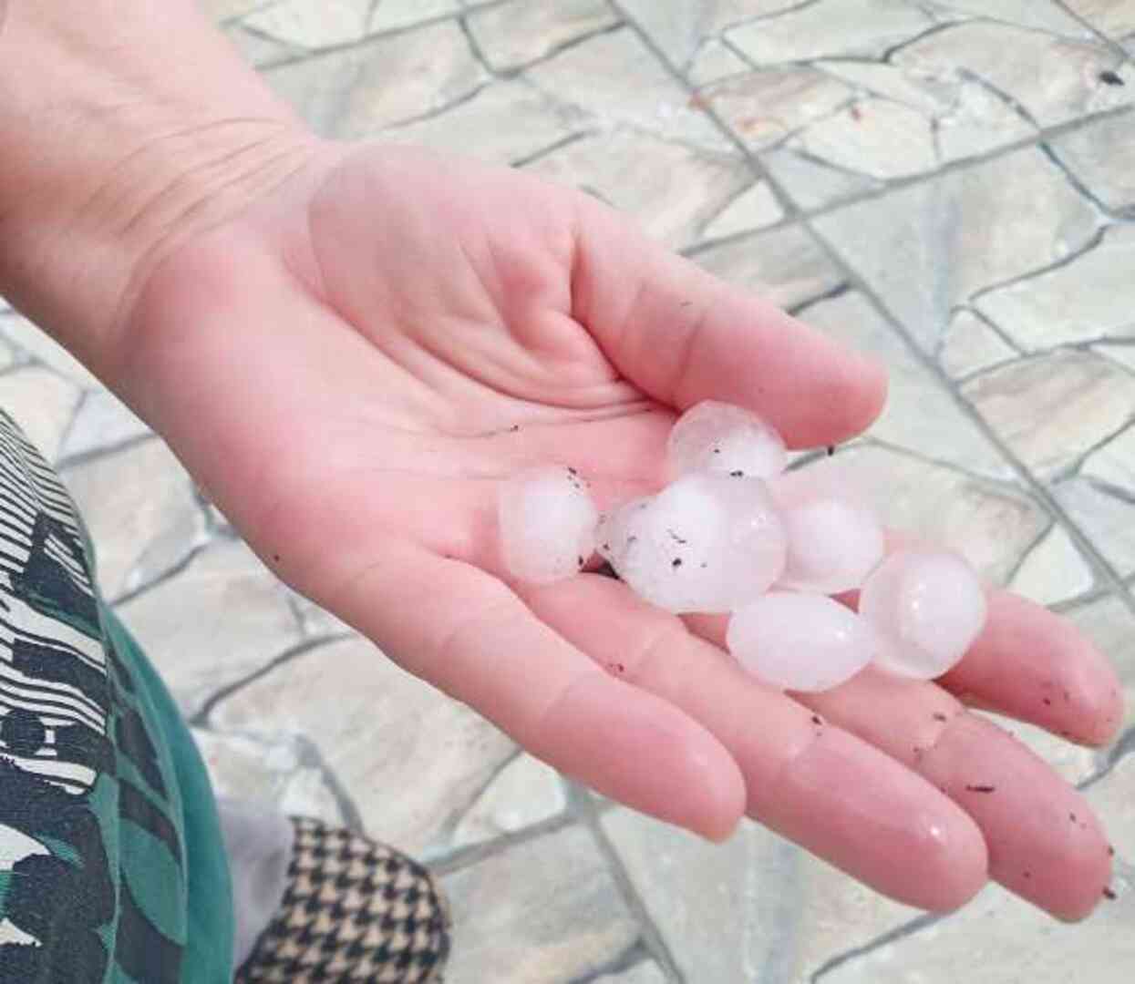 Kırklareli'ni dolu yağışı vurdu! Ortalık savaş alanına döndü Kırklareli'ni dolu yağışı vurdu! Ortalık savaş alanına döndü