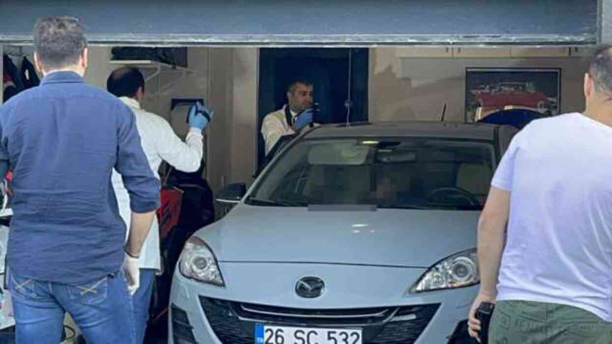 Eşini ve üvey kızını öldürüp intihar etti Eşini ve üvey kızını öldürüp intihar etti