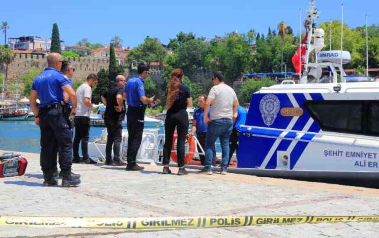 Antalya'da korkunç olay! Kayalıklarda kol, bacak ve başı olmayan ceset bulundu Antalya'da korkunç olay! Kayalıklarda kol, bacak ve başı olmayan ceset bulundu
