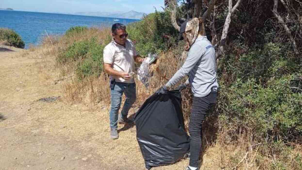 Tatilciler gitti, çöpleri kaldı! Bodrum'da 9 günde 7 bin 800 ton çöp çıktı Tatilciler gitti, çöpleri kaldı! Bodrum'da 9 günde 7 bin 800 ton çöp çıktı