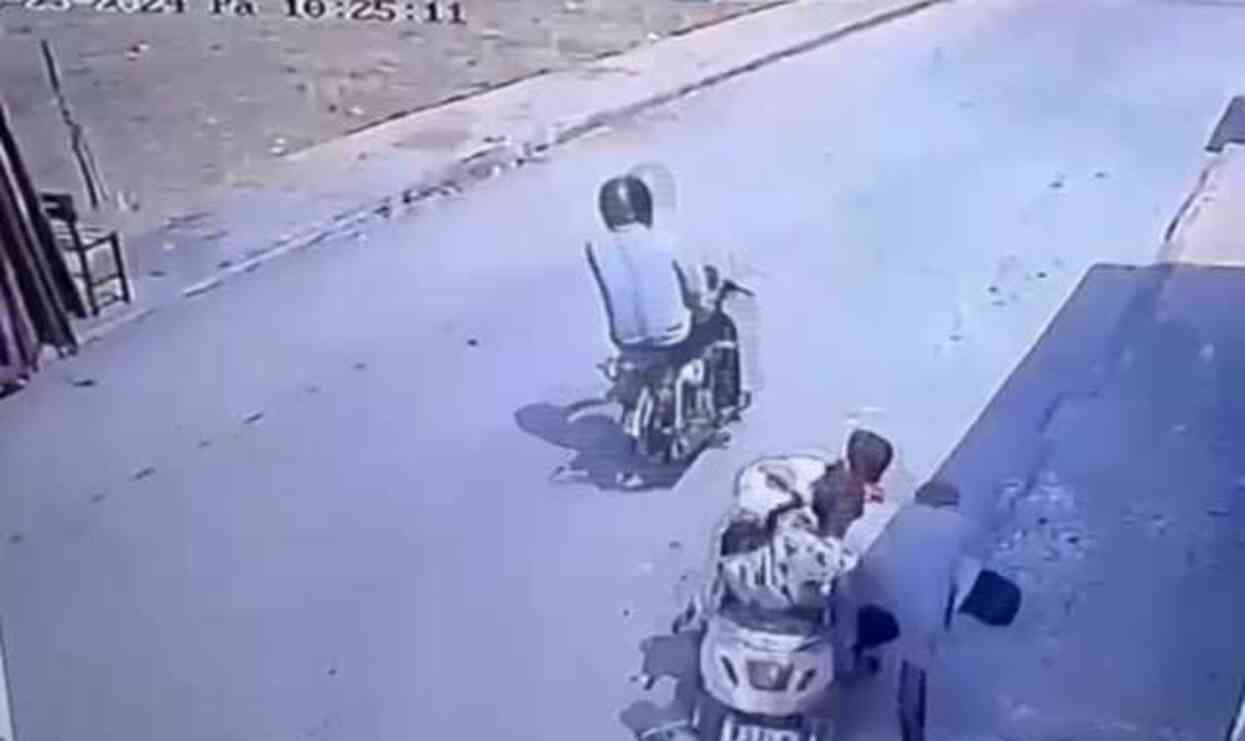 Mersin'de korkunç olay! Dede torunlarının gözü önünde başından vuruldu Mersin'de korkunç olay! Dede torunlarının gözü önünde başından vuruldu