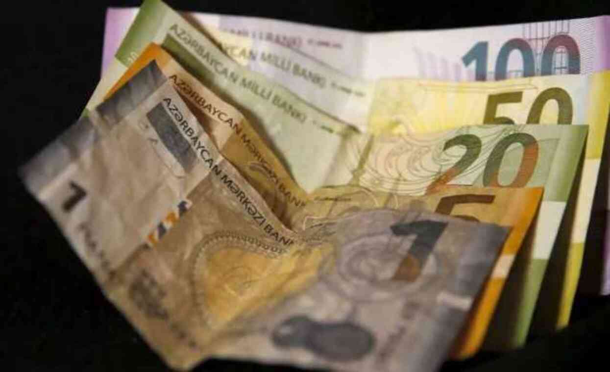 Azerbaycan Manat'ı Türk Lirası karşısında rekor tazeledi