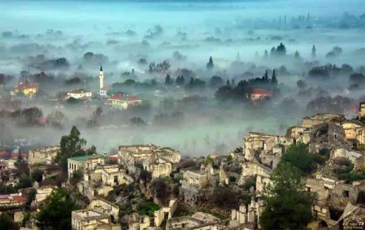 Manzarası da konumu da süper! Bu köyde 60 yıldır kimse yaşamıyor