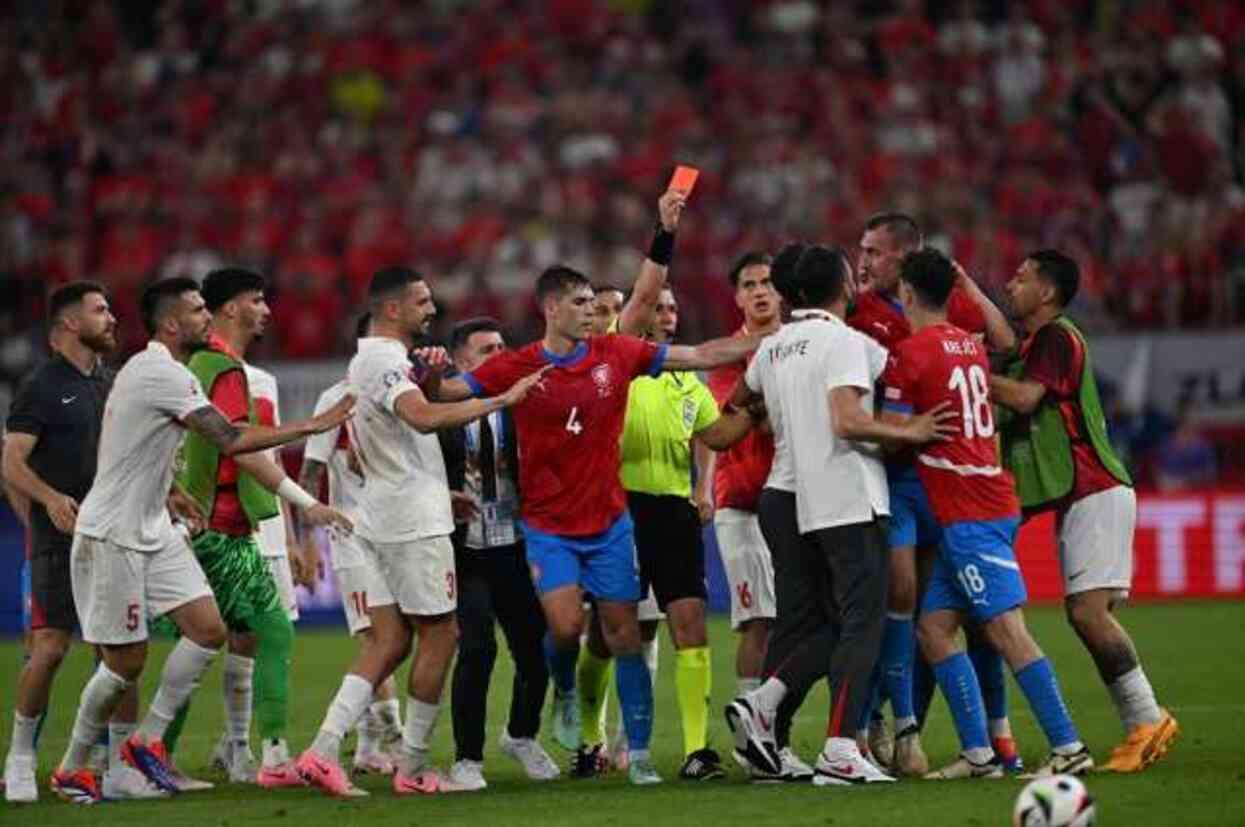 Yenilgiyi hazmedemeyince haddini aştı! Çek futbolcudan kriz çıkartacak sözler