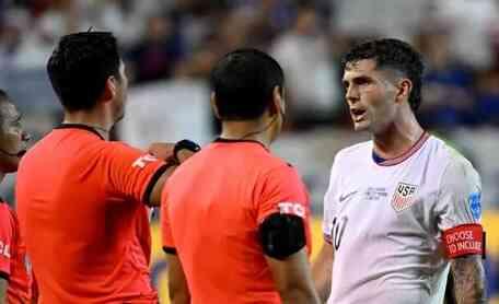 Christian Pulisic, maç sırasında tartıştığı hakem maçtan sonra kendisine elini uzatmayınca büyük bir şok yaşadı.