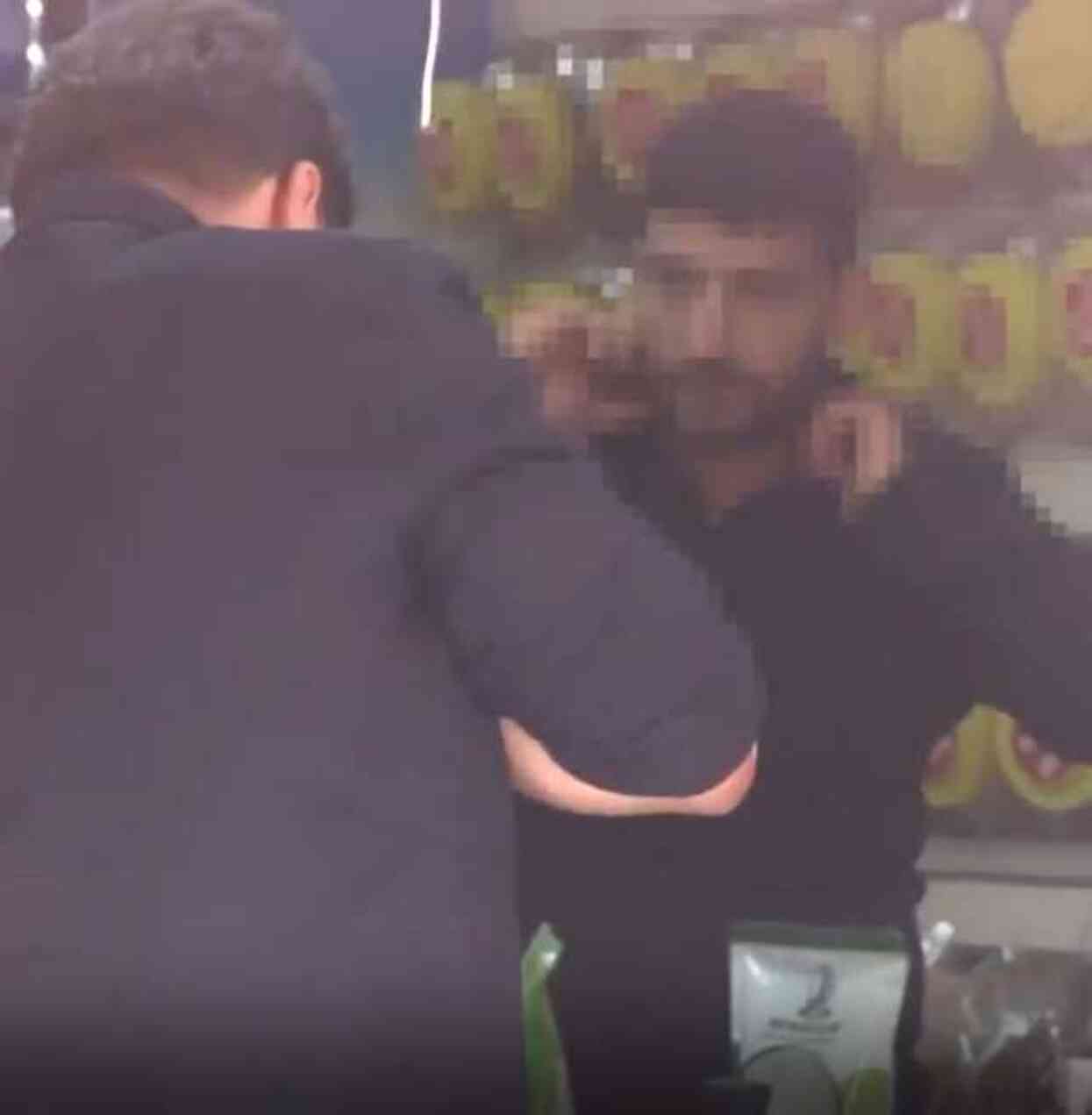 Önce kuruyemişçiyi rehin aldı sonra intihara kalkıştı! Özel harekattan başarılı kurtarma operasyonu Önce kuruyemişçiyi rehin aldı sonra intihara kalkıştı! Özel harekattan başarılı kurtarma operasyonu