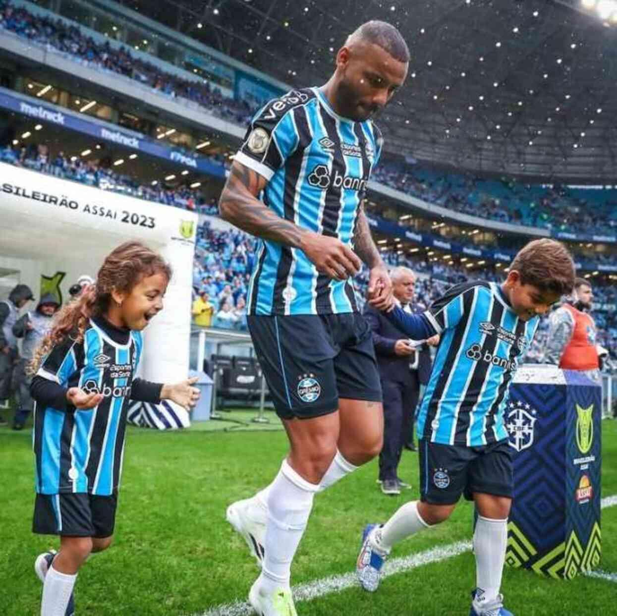 Gremio'daki kiralık sözleşmesi fesheden Joao Pedro, Fenerbahçe'ye geri döndü