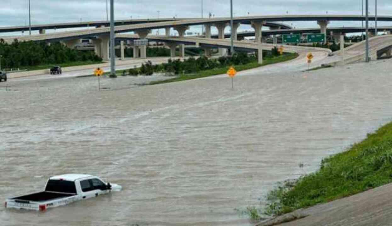 Beryl Kasırgası, ABD'yi fena vurdu! Texas'ta 6 kişi öldü, 2.7 milyon ev ve iş yeri elektriksiz kaldı