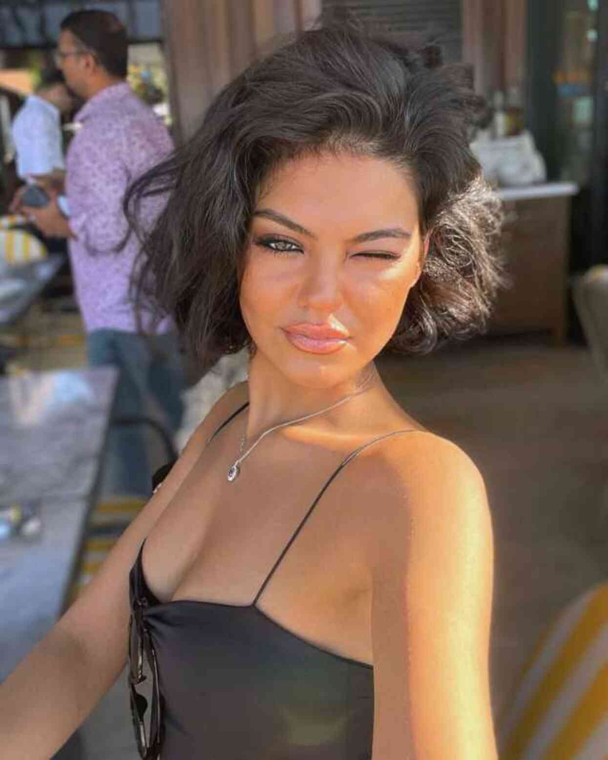 Kısmetse Olur yarışmacısı Eslem Sena Nur, 3 kadının saldırısına uğradı! Kafasına çakı sokup merdivenden ittiler