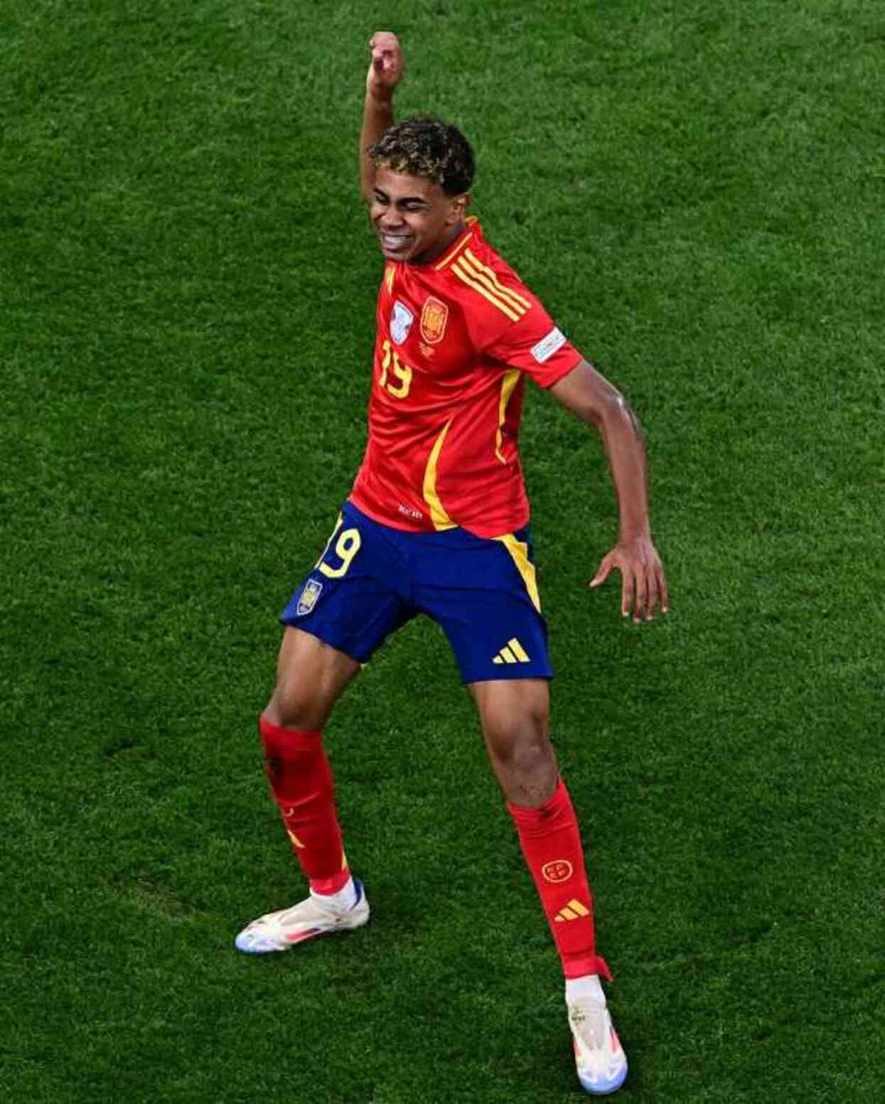 Geriye düştüğü maçta Fransa'yı 2-1 yenen İspanya, EURO 2024'te finale çıktı Geriye düştüğü maçta Fransa'yı 2-1 yenen İspanya, EURO 2024'te finale çıktı
